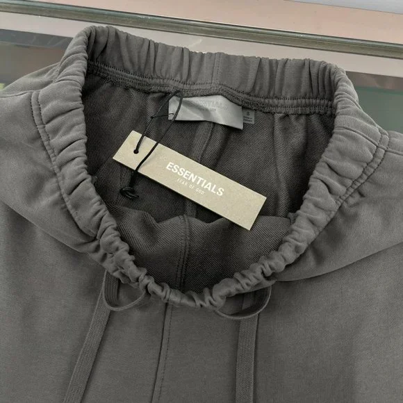 Fear of God ESSENTIALS Letter Embroidery Shorts - Picture 6 of 8